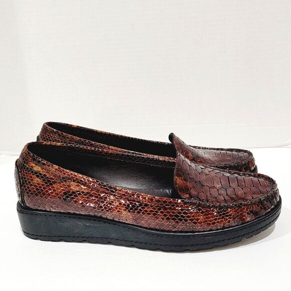 Stuart Weitzman Nice Brown Crystal Snake Loafers Women 9.5 W Croc Patent Leather - Picture 4 of 12